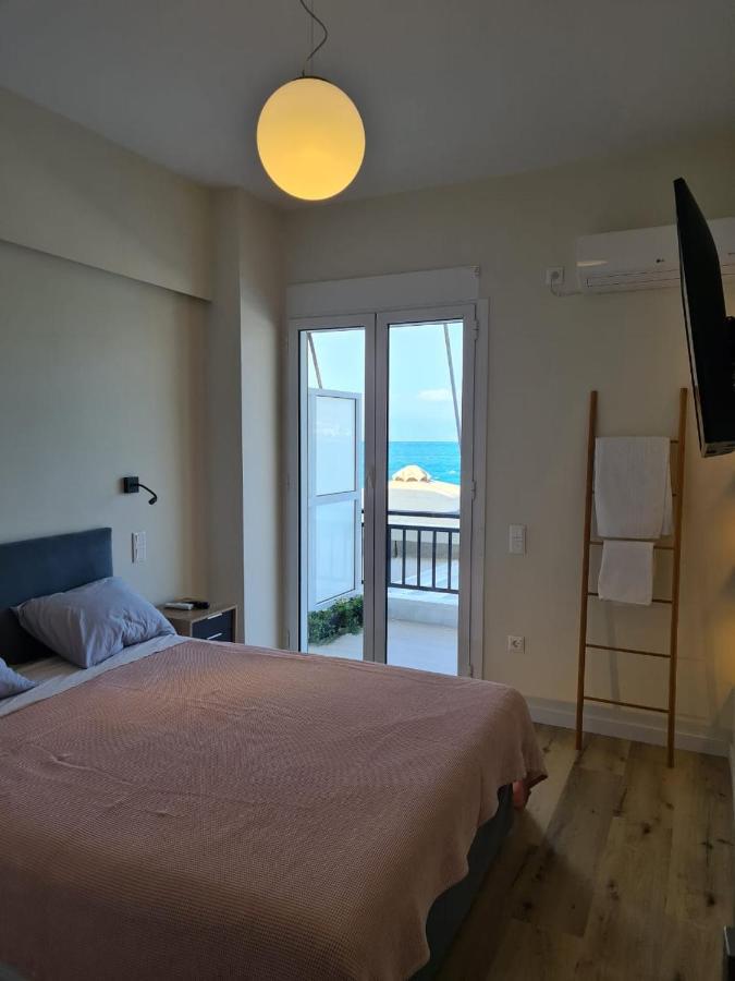 Ferienwohnung Grace Seaside Loutráki Exterior foto