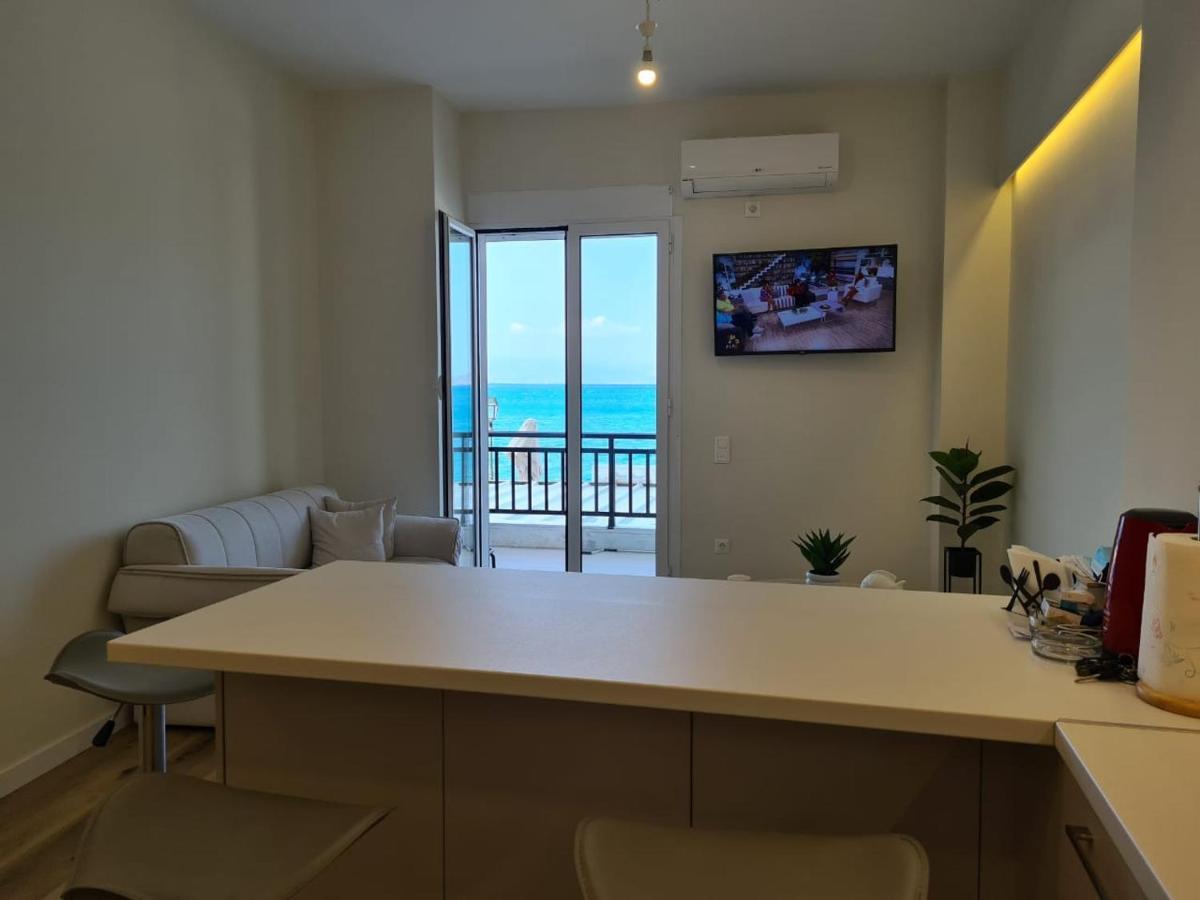 Ferienwohnung Grace Seaside Loutráki Exterior foto