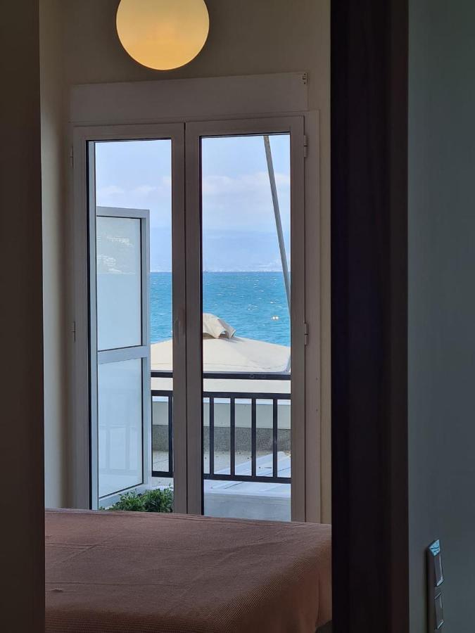 Ferienwohnung Grace Seaside Loutráki Exterior foto