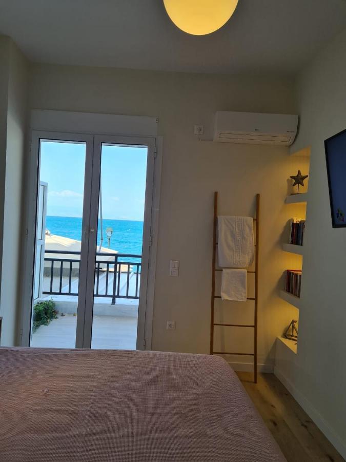 Ferienwohnung Grace Seaside Loutráki Exterior foto