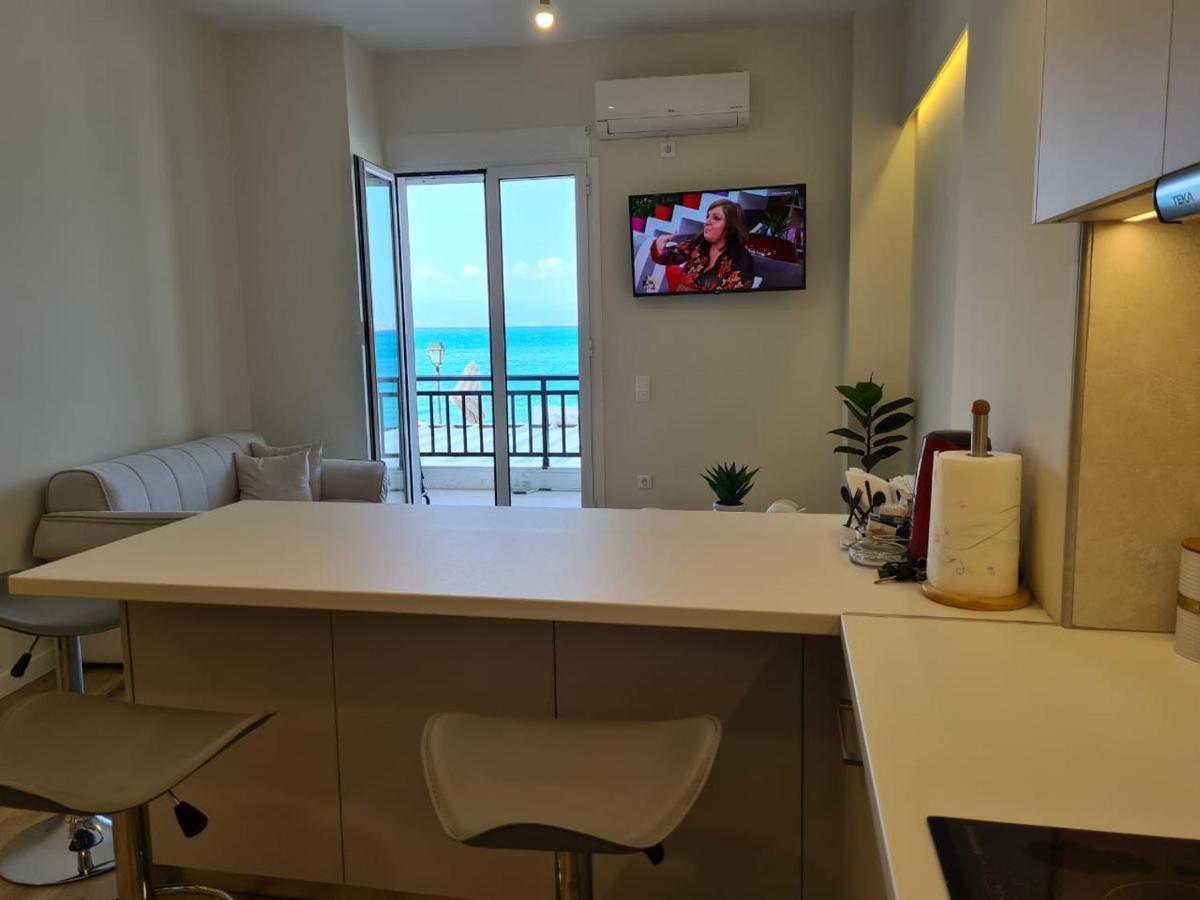 Ferienwohnung Grace Seaside Loutráki Exterior foto