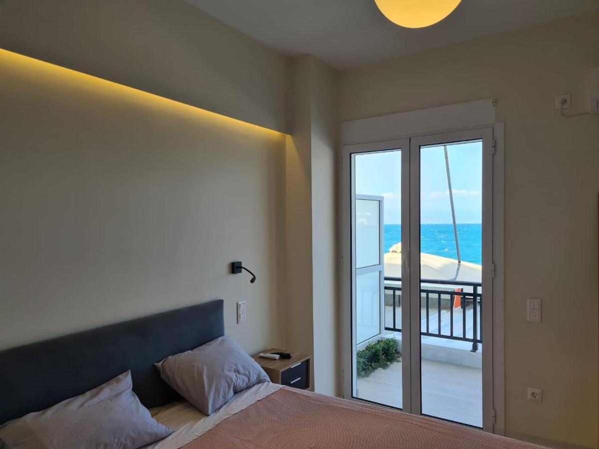 Ferienwohnung Grace Seaside Loutráki Exterior foto